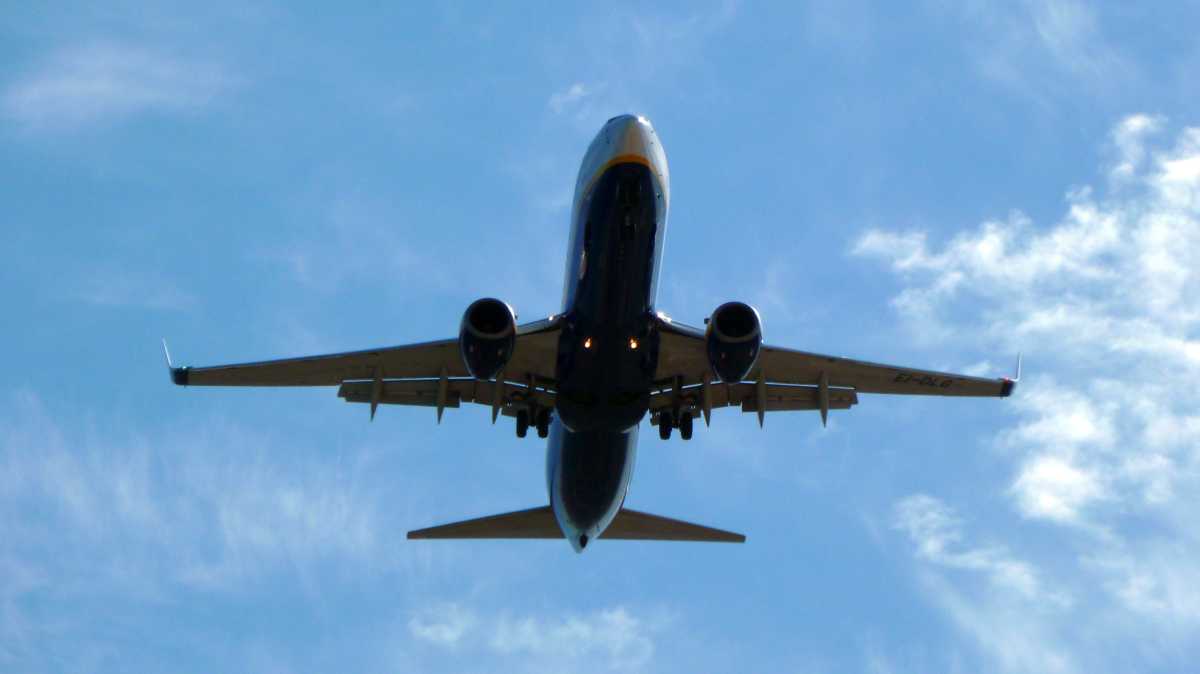 Rep. Grace Meng has reintroduced bipartisan legislation to combat aircraft noise over Queens and other impacted areas across the country. 