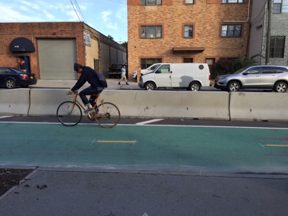 Location: Vernon Blvd where barrier will be painted