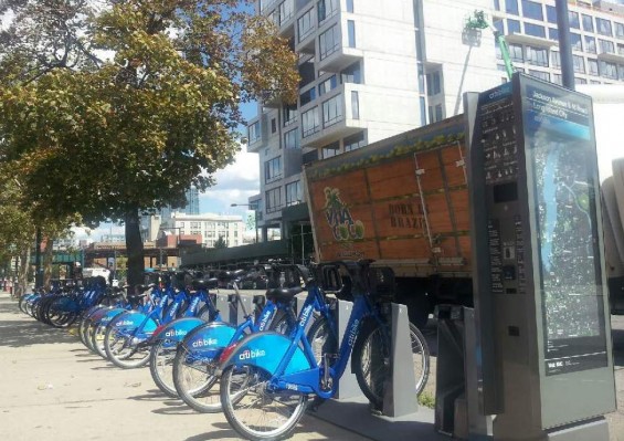 Jackson Avenue, 46th Road