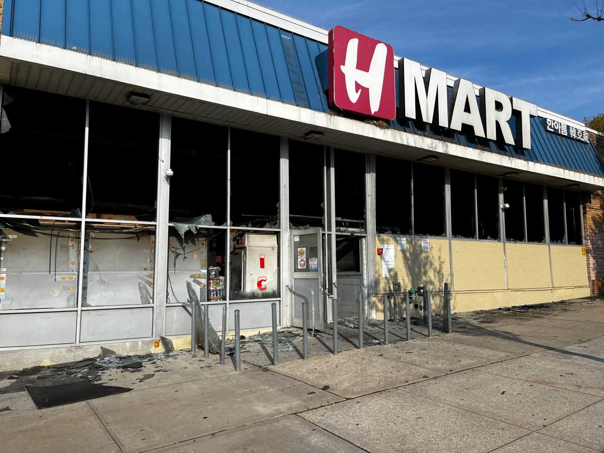 The FDNY battled a three-alarm fire at the H Mart on Union Street in Flushing and inspectors from the city's Department of Building issued a full vacate order due to the fire damage.