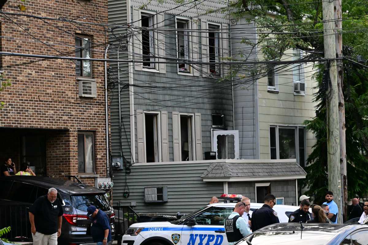 five-injured-college-point-house-fire01