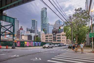 23th Street, Long Island City, Queens, New York, USA - August 14th 2023: Old and modern high rise architecture in Long Island City. A new report by State Comptroller Thomas DiNapoli has highlighted the economic growth and affordability challenges that the neighborhood is experiencing. Photo: Getty
