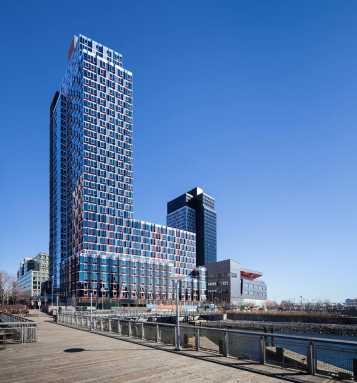 hunters-point-south-building-1