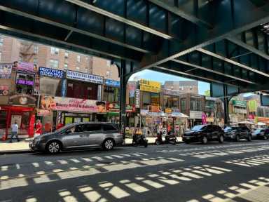 A Jackson Heights woman was indicted by a Queens grand jury for sex trafficking a Mexican woman on Roosevelt Avenue and extorting another victim.