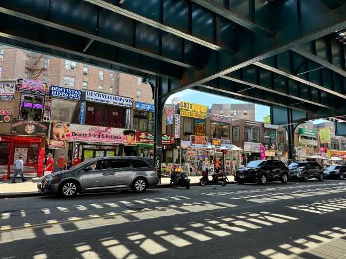 A Jackson Heights woman was indicted by a Queens grand jury for sex trafficking a Mexican woman on Roosevelt Avenue and extorting another victim.