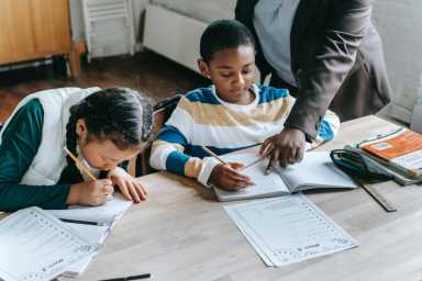 kids-home-school-pexels