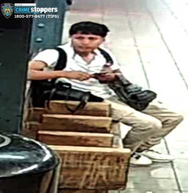 Cops are looking for the suspect who allegedly ran off with a woman's handbag that she left on a bench inside the Myrtle-Wyckoff Avenue subway station.