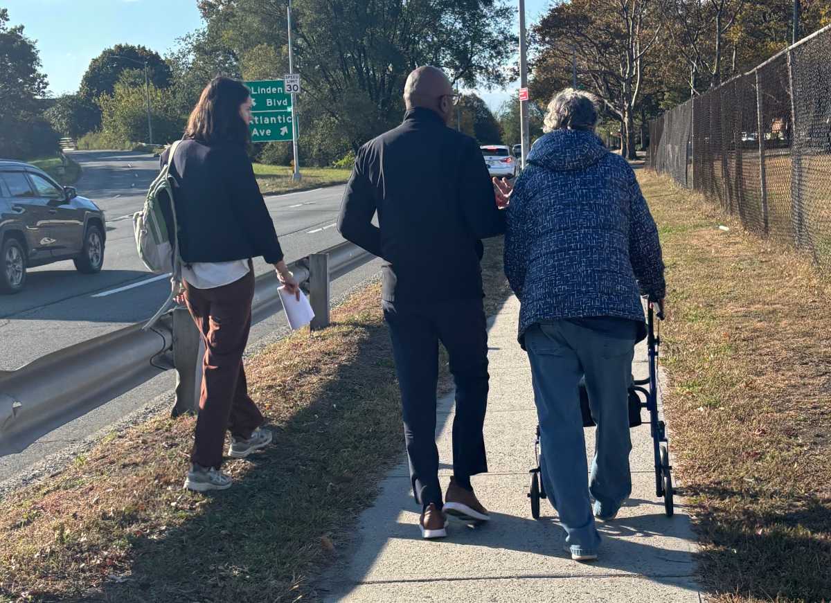 North Conduit Avenue walking tour in Ozone Park reveals need for pedestrian-friendly infrastructure and planning - QNS