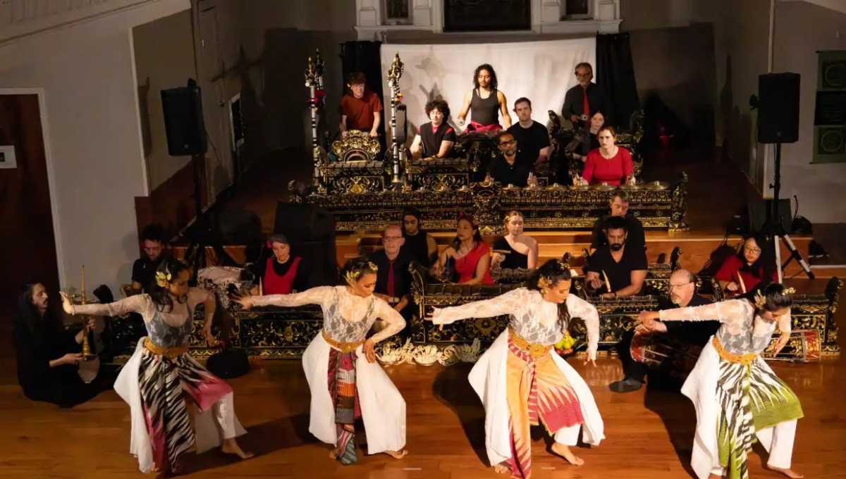 Ridgewood's Stone Circle Theater recently hosted Dharma Swara (DS), a Balinese dance and music group based in the neighborhood. Photo by Patrick Stachniak.
