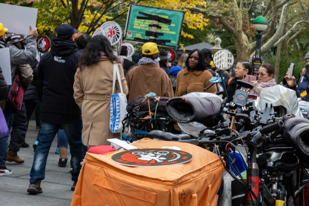 Unlicensed Queens street vendor speaks out during protest in support of industry reform package - QNS