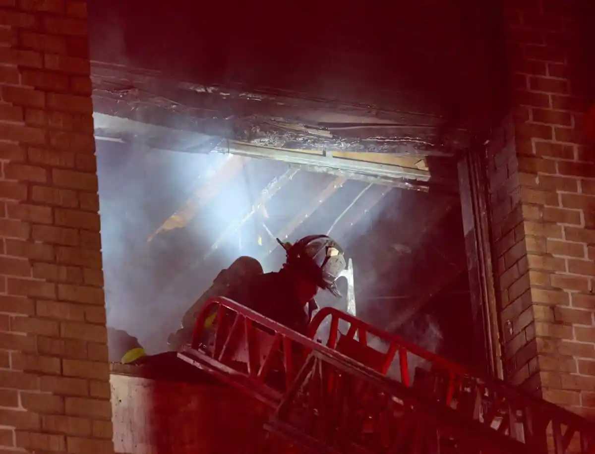 Senior woman found dead after fire at her Queensbridge Houses apartment in LIC: FDNY - QNS