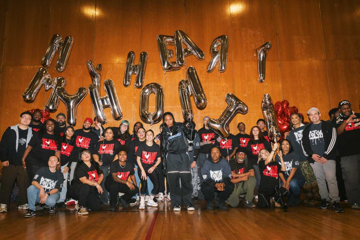 Queens artist hosts ‘give back’ holiday event at former Ozone Park school