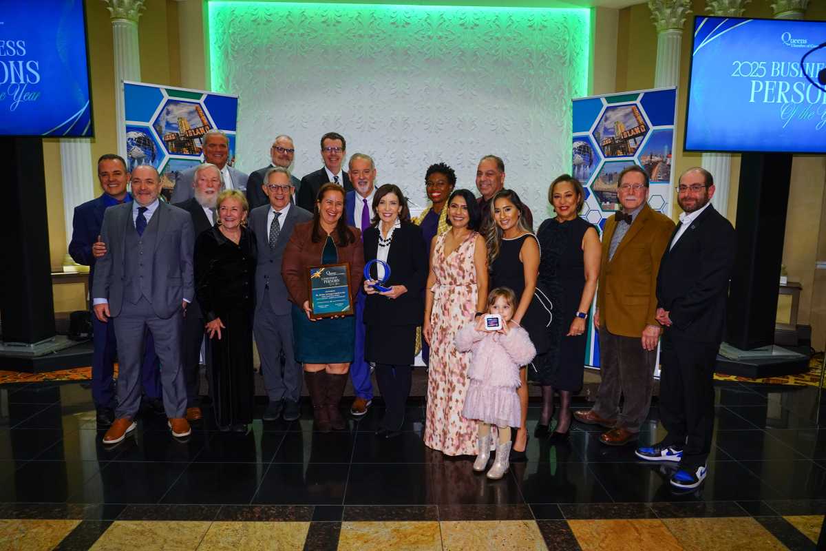 Queens Chamber of Commerce honors local business owners at annual Business Persons of the Year Awards Dinner