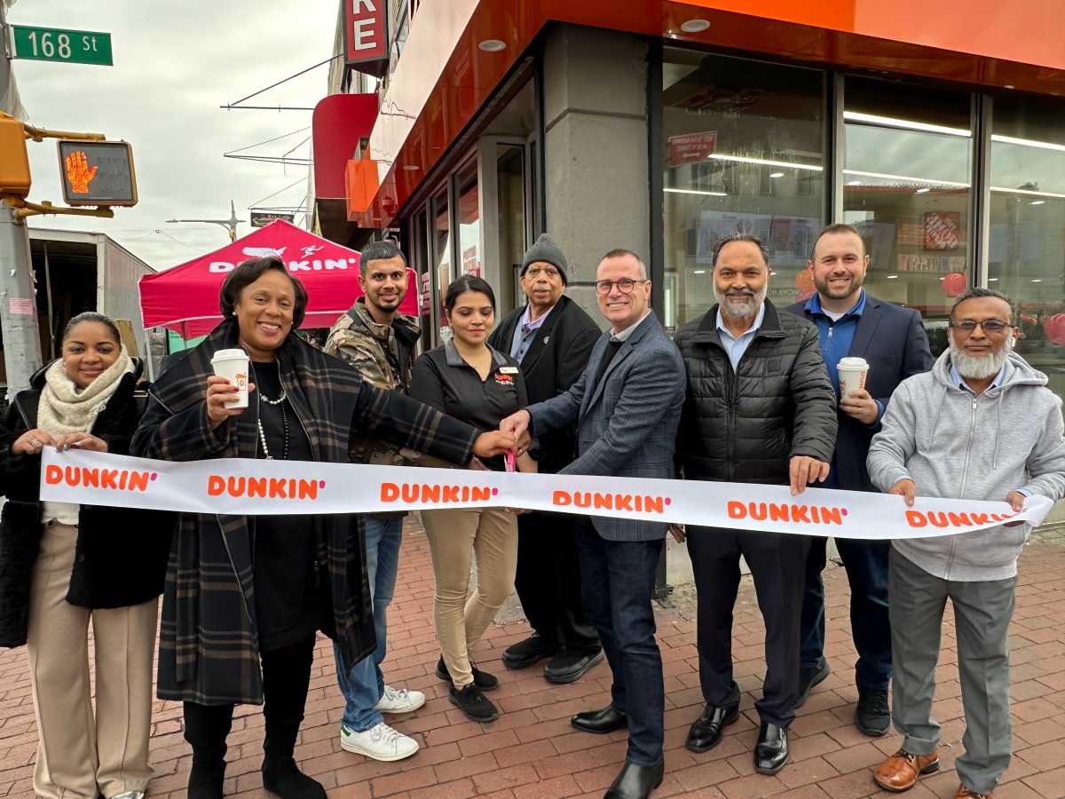 Newly renovated Dunkin’ and Baskin-Robbins reopens on Jamaica Avenue