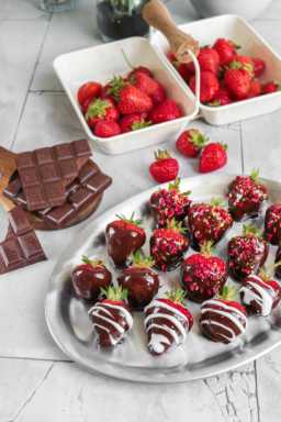 Strawberries dipped in Chocolate for romantic dessert