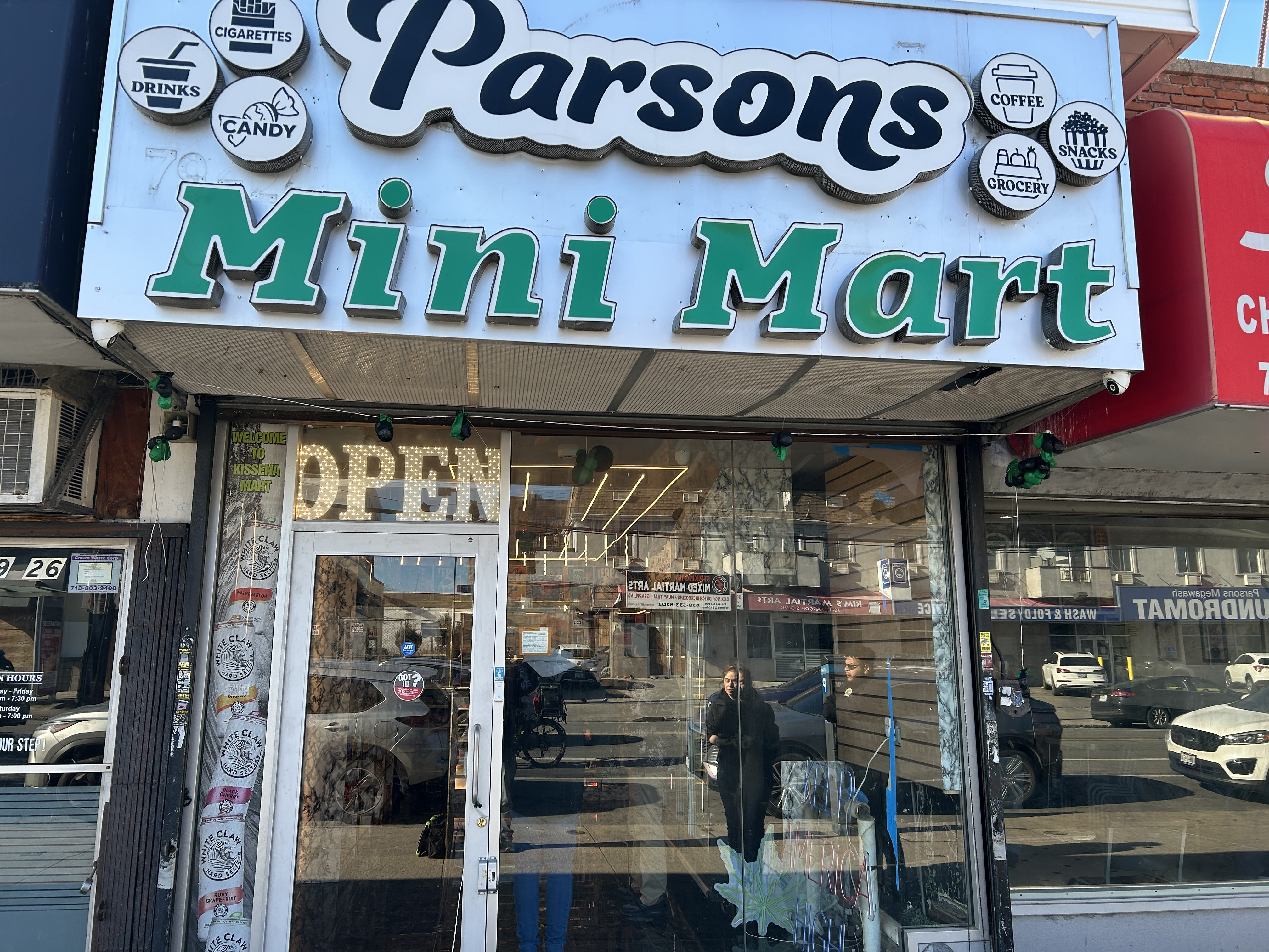Investigators from New York's Office of Cannabis Management shut down an illegal smoke shop on Parson Boulevard in Flushing.