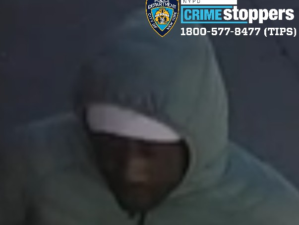 Cops are looking for the suspect who allegedly assaulted an elderly man in broad daylight during an unprovoked attack in Richmond Hill.