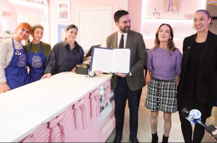 Sen. Julia Salazar and Mayor Zohran Mamdani visit Sweets & Things after the signing of an executive order to aid small businesses avoid fines and fees.