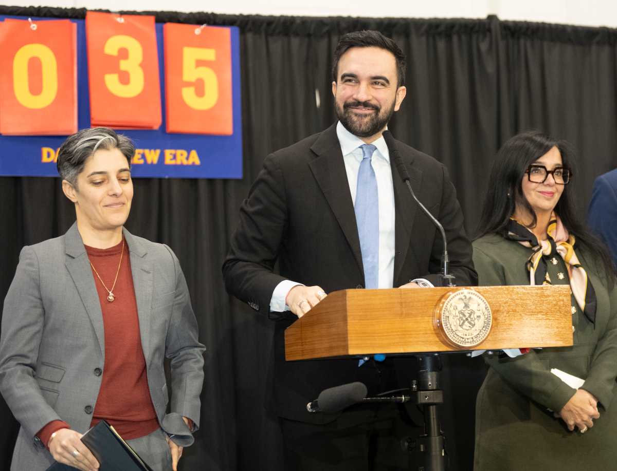 Mamdani announces $38 million investment in electric heating pumps for NYCHA Beach 41st Street development in Edgemere - QNS