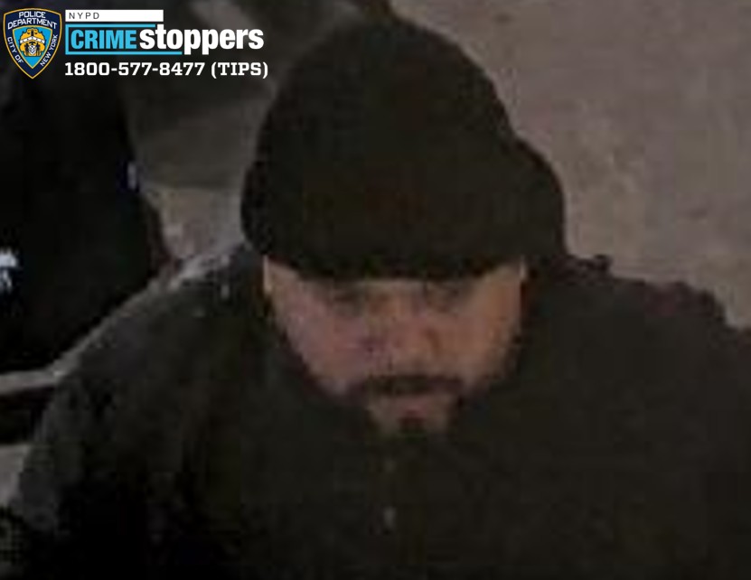 Suspect assaulted F train rider from on subway from Jackson Heights to Long Island City: NYPD