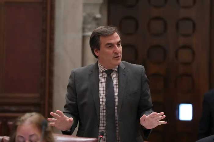 State Sen. Michael Gianaris has decided against running for re-election this year, ending his run of a quarter of a century representing western Queens in Albany.