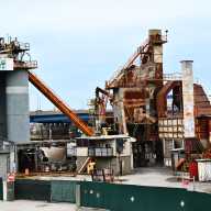 The currently shuttered Harper Street Asphalt Plant at 131-21 Northern Blvd. Photo by Ramy Mahmoud.