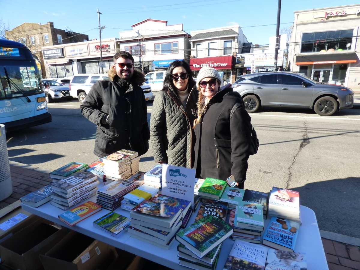 Council Member Joann Ariola hosted the giveaway on Beach 116th Street. Photo via Council Member Joann Ariola.