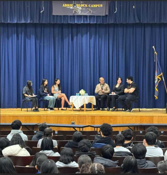 Liu speaks with the student council at a panel at I.S. 25Q. Photo via State Sen. John Liu.
