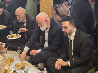 Mayor Zohran Mamdani breaks his fast at Astoria's Masjid Islamic Unity & Cultural Center on Tuesday, March 17.