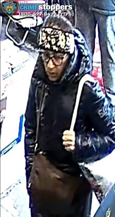 Cops are looking for the suspect who allegedly stole more than $17,000 in cash from four people in Flushing and a woman in Flatbush, Brooklyn, in a string of grand larcenies beginning just before Christmas. 
